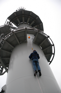 Automatisch-afdaaltoestel-personen-MPED45 toren evacuatie afdaling