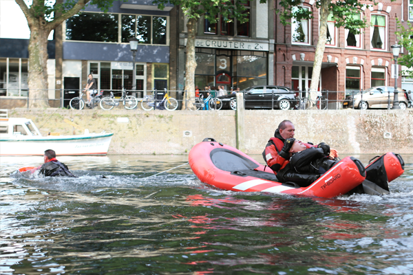 Rescue TIP BOARD reddingsvlot-water en ijsreddingen oppervlakreddingen drenkeling redden brandweer hulpdiensten