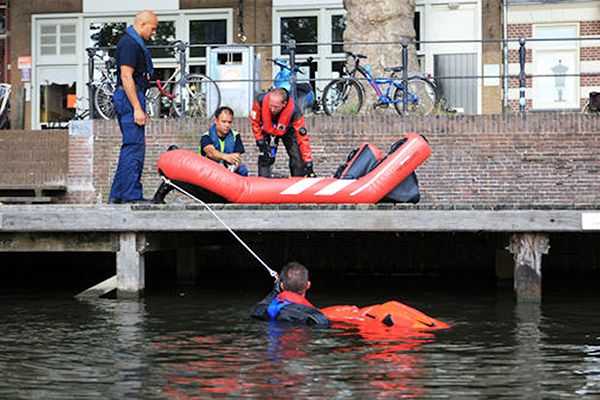 Rescue TIP BOARD reddingsvlot-water en ijsreddingen oppervlakreddingen drenkeling redden brandweer hulpdiensten