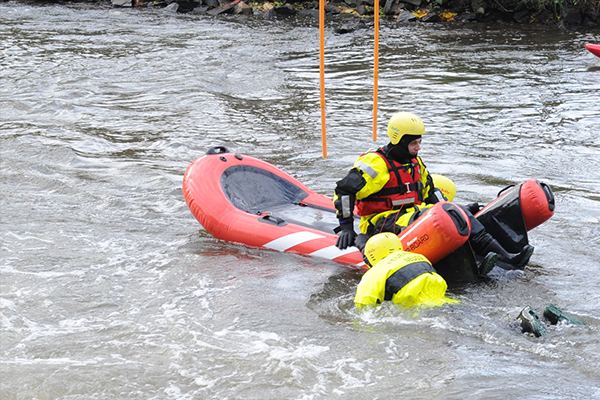 Rescue TIP BOARD reddingsvlot-water en ijsreddingen oppervlakreddingen drenkeling redden brandweer hulpdiensten