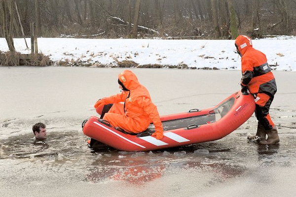 Rescue TIP BOARD reddingsvlot-water en ijsreddingen oppervlakreddingen drenkeling redden brandweer hulpdiensten