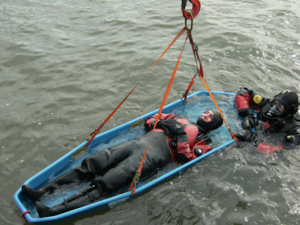 Drenkelingenkorf-D90---reddingsbrancard-D90--voor-het-redden-van-(onderkoelde)-waterslachtoffers