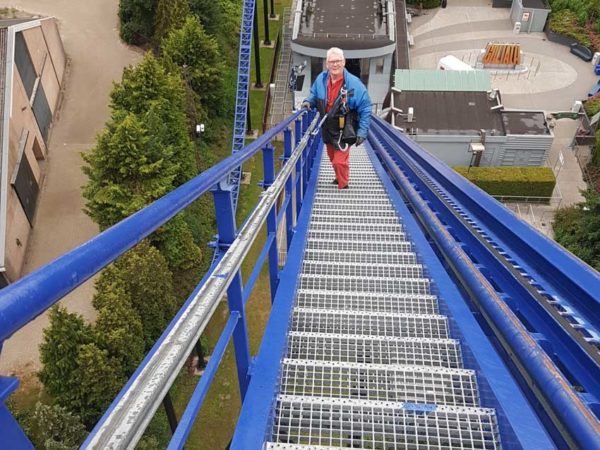 HONORail-8800-systeem-verticale valbeveiliging rollercoaster