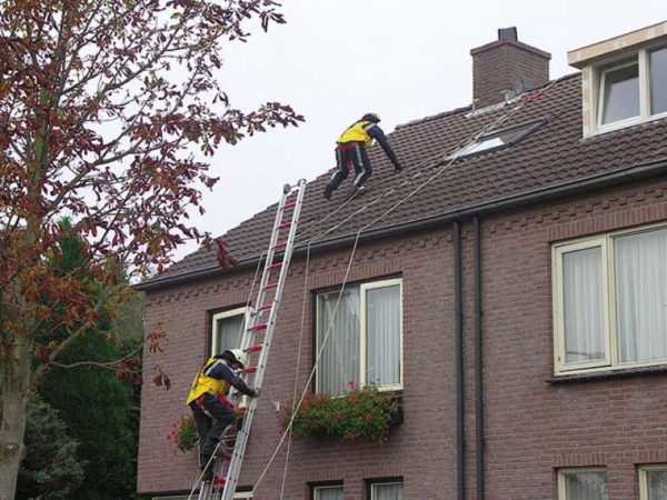 HONORoof®-Safety-daklijnsysteem-valbescherming-veilig-werken-daken-brandweer-01