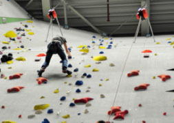 Valbeveiliging-auto-belay-klimwand-apparaten